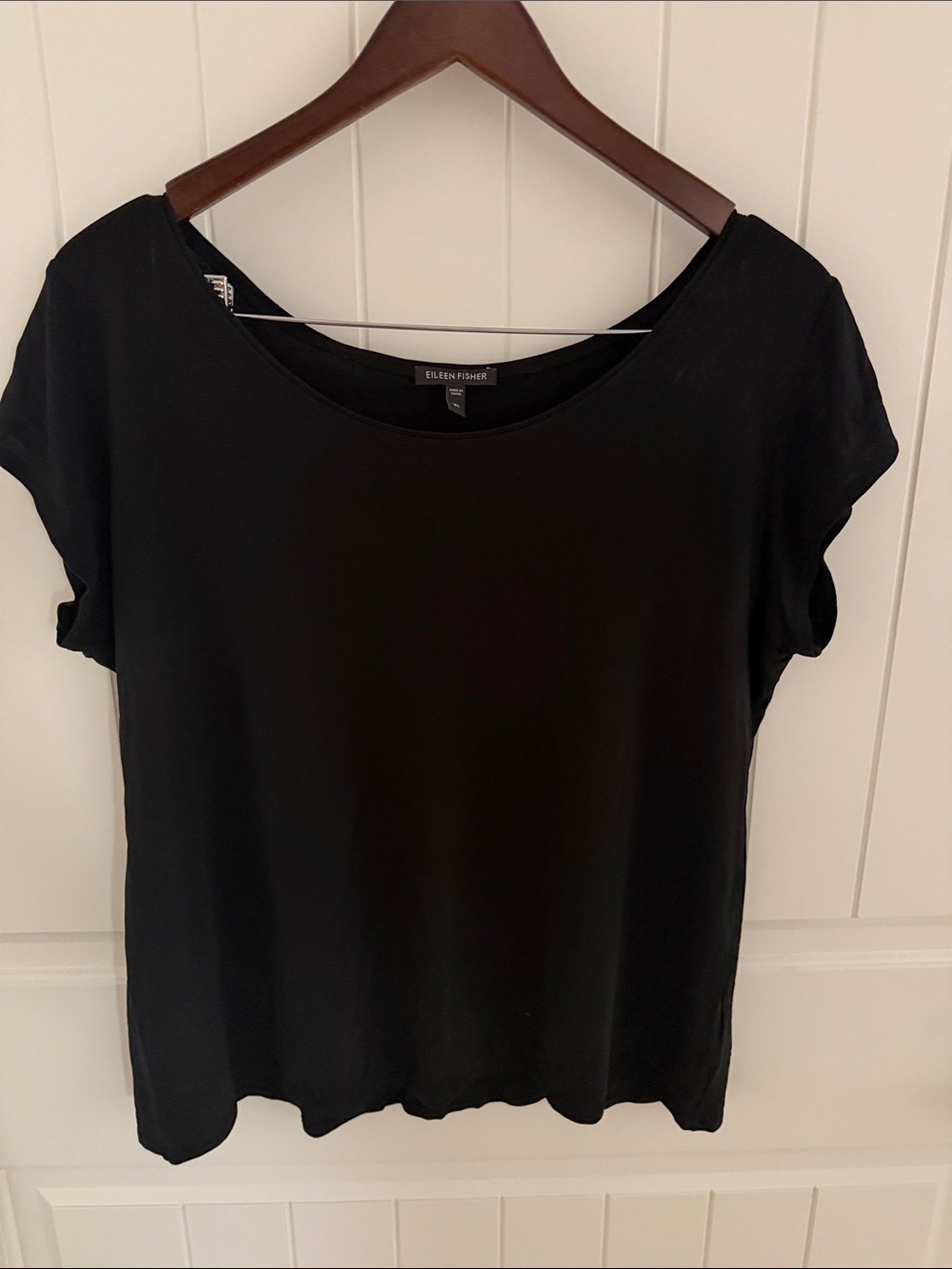 Eileen Fisher Black Silk Short Sleeve Scoop Neck Top